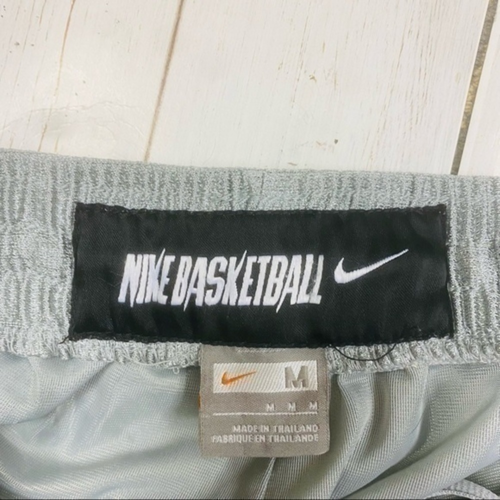 Nike Mens Silver Mesh Lined Athletic Shorts, Size Medium - Picture 5 of 8